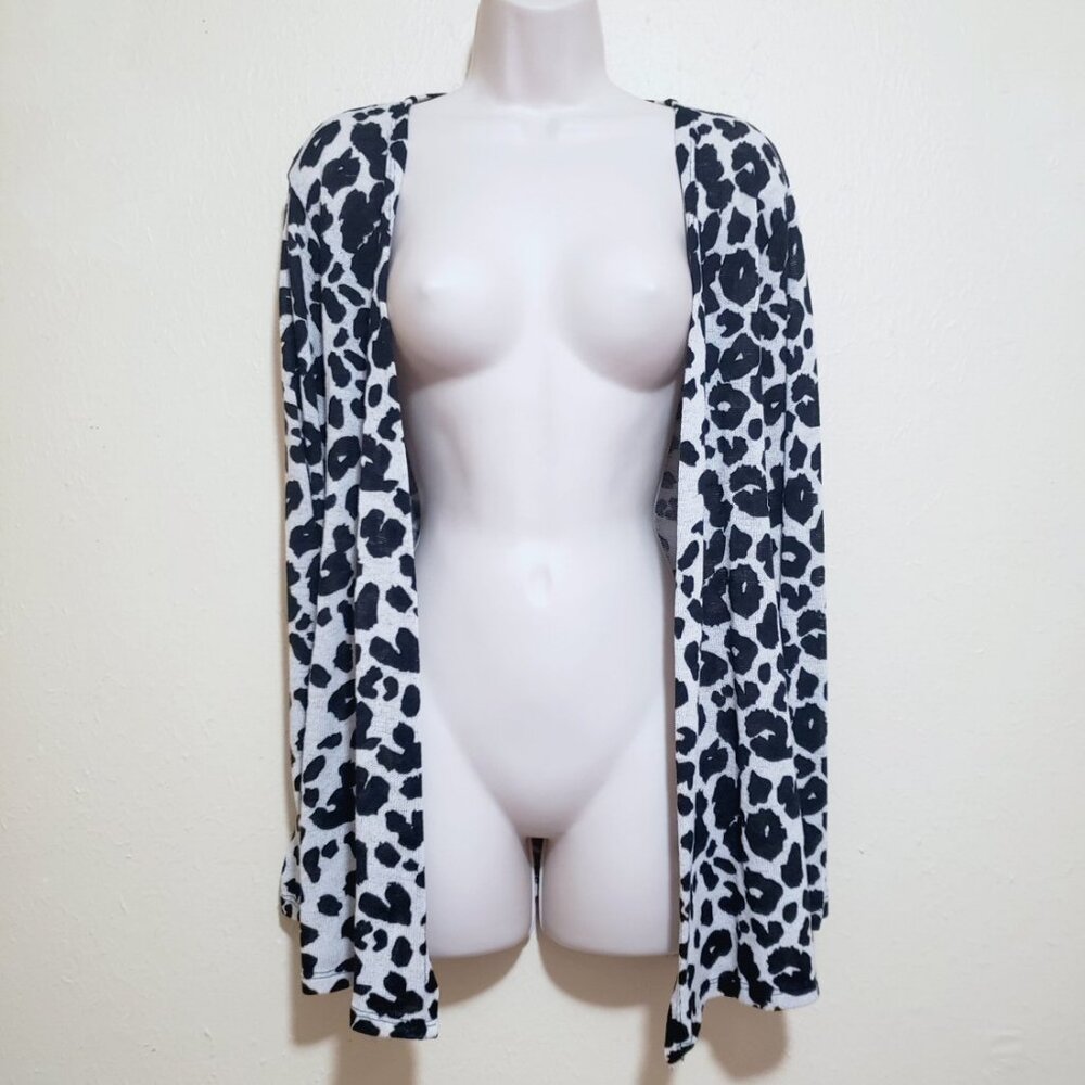 Texas True Threads Leopard Cardi Size M